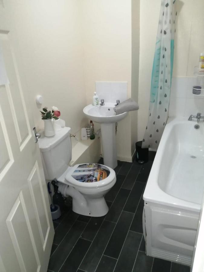 Westcott Road Home Liverpool Luaran gambar